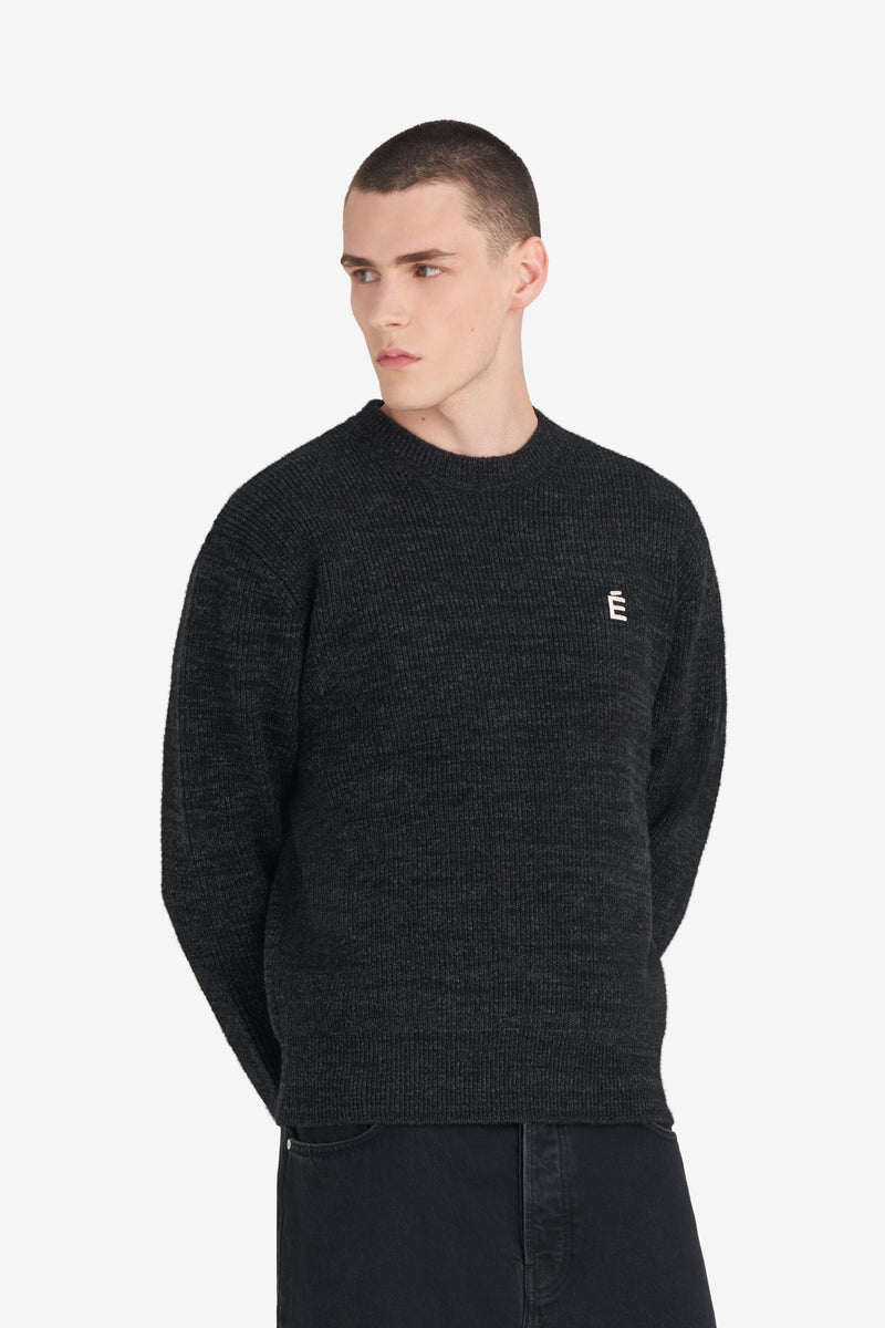 ETUDES STUDIO REGULAR ROUND NECK E CHARCOAL 2 ETUDES STUDIO REGULAR ROUND NECK E CHARCOAL 2