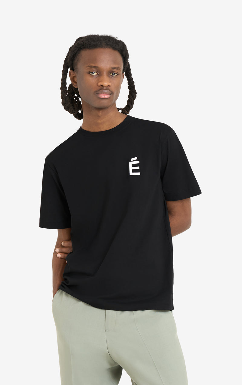 REGULAR T-SHIRT É REGULAR T-SHIRT É