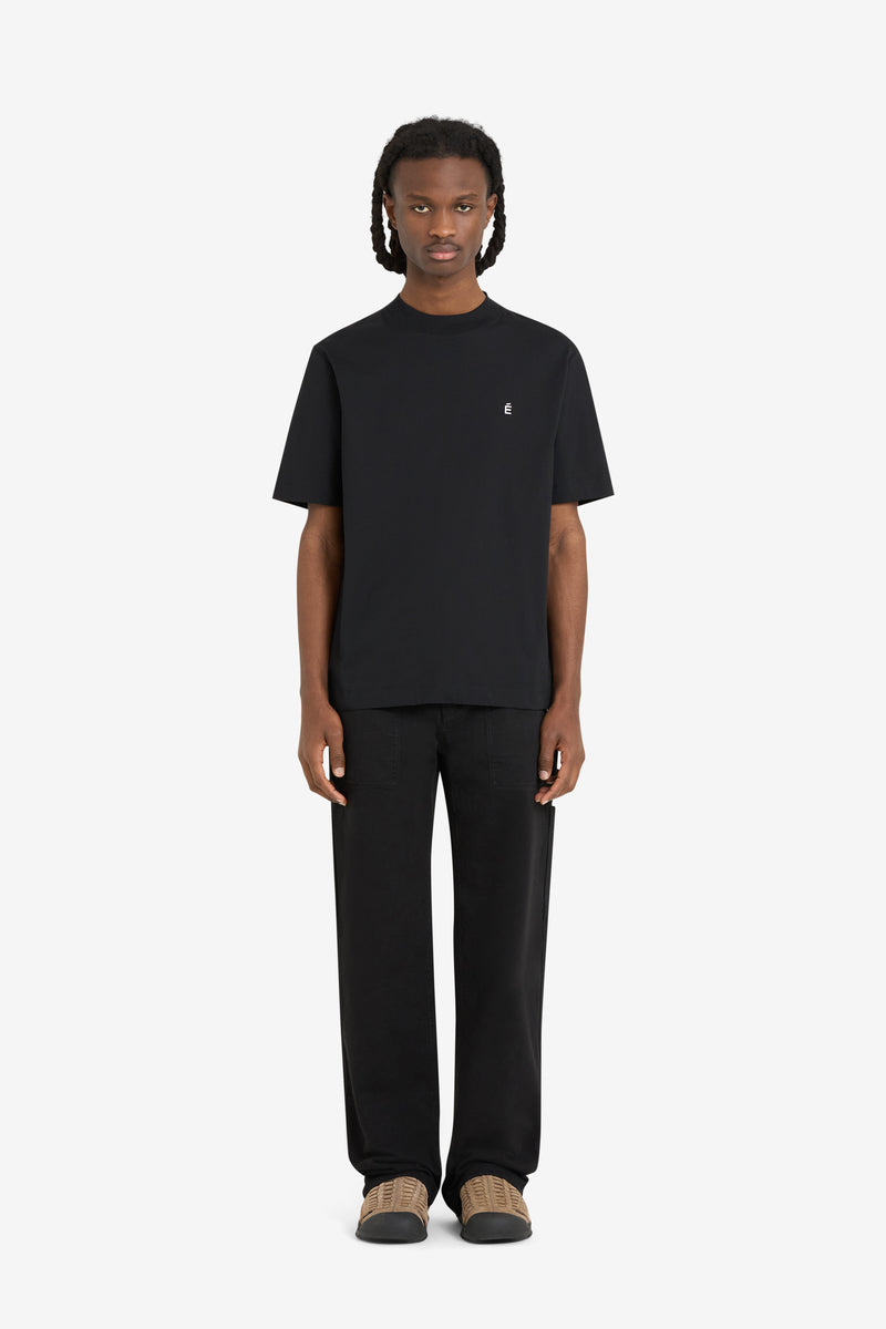 CLASSIC T-SHIRT É BLACK 3 CLASSIC T-SHIRT É BLACK 3