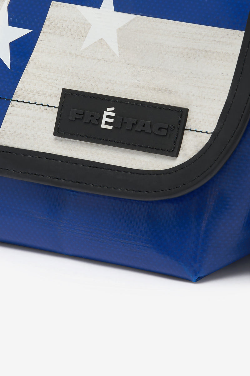 ETUDES STUDIO + FREITAG HAWAII 5-0 BLUE 4 ETUDES STUDIO + FREITAG HAWAII 5-0 BLUE 4