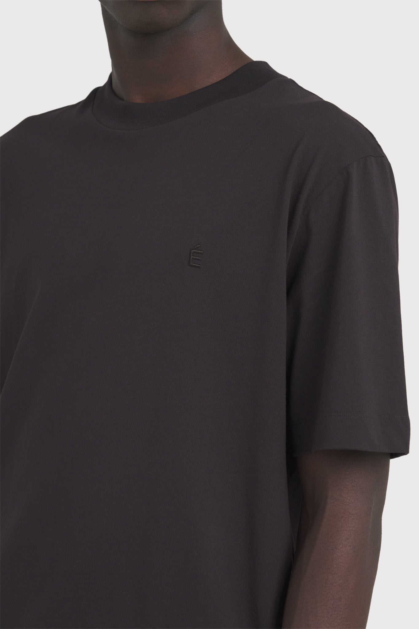 ÉTUDES AWARD ACCENT DK BROWN T-SHIRTS 4