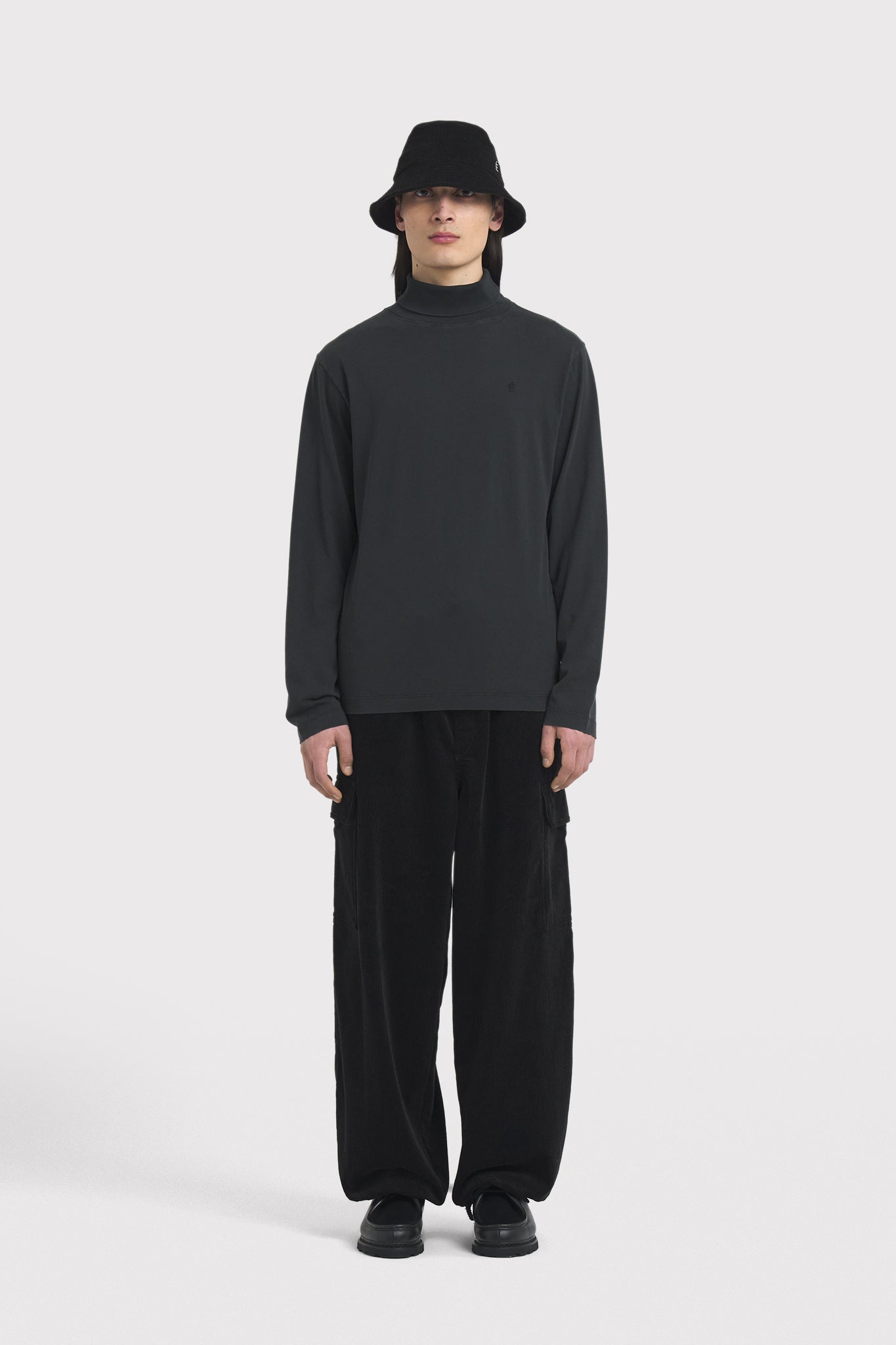 ÉTUDES AWARD LS ACCENT BLACK WASHED T-SHIRTS 1