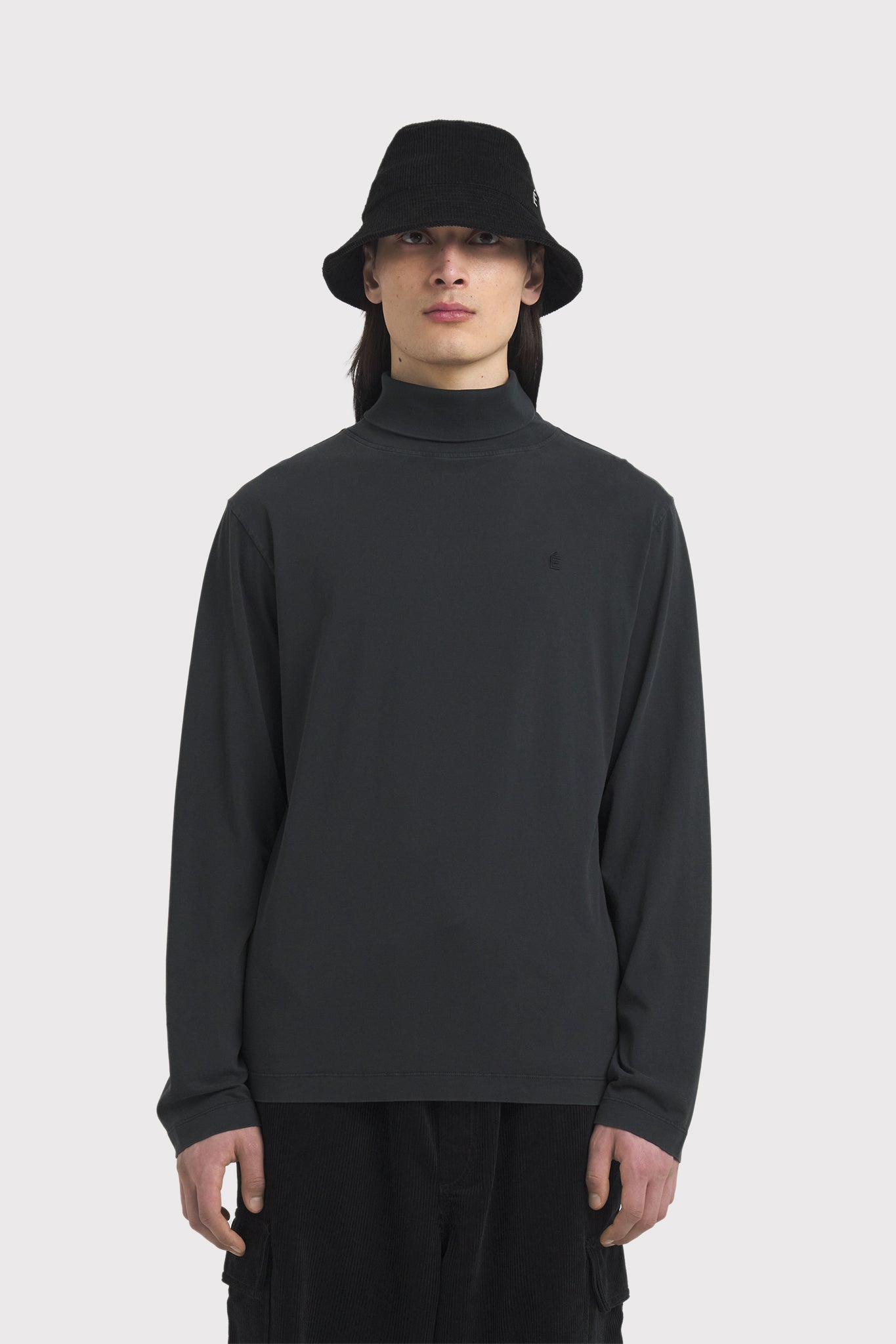 ÉTUDES AWARD LS ACCENT BLACK WASHED T-SHIRTS 3