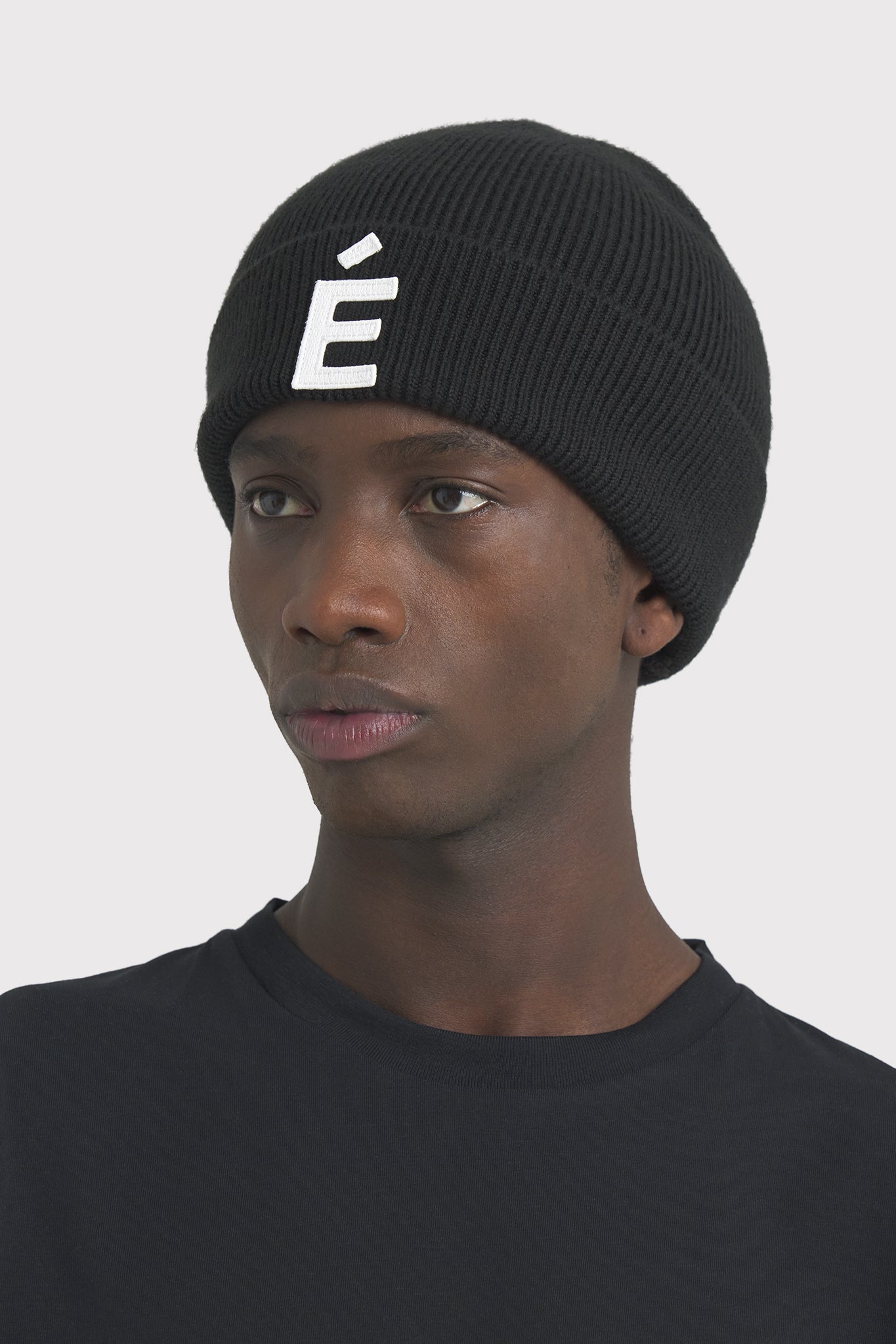 ÉTUDES BEANIE PATCH BLACK HATS 2