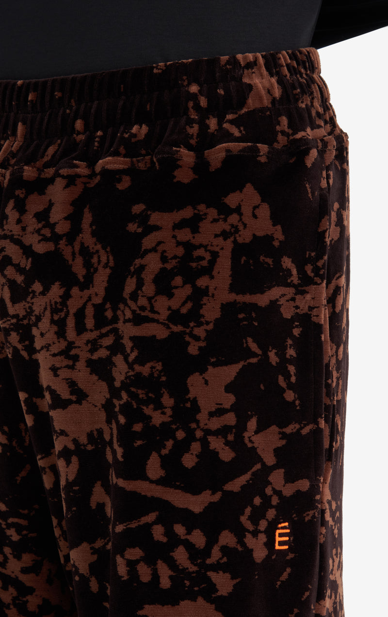 CLAIRE TABOURET + ETUDES STUDIO SWEATPANT DARK BROWN 5