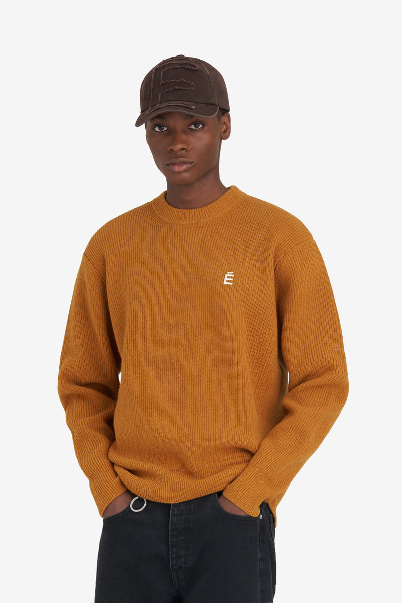 REGULAR ROUND NECK É CAMEL 2