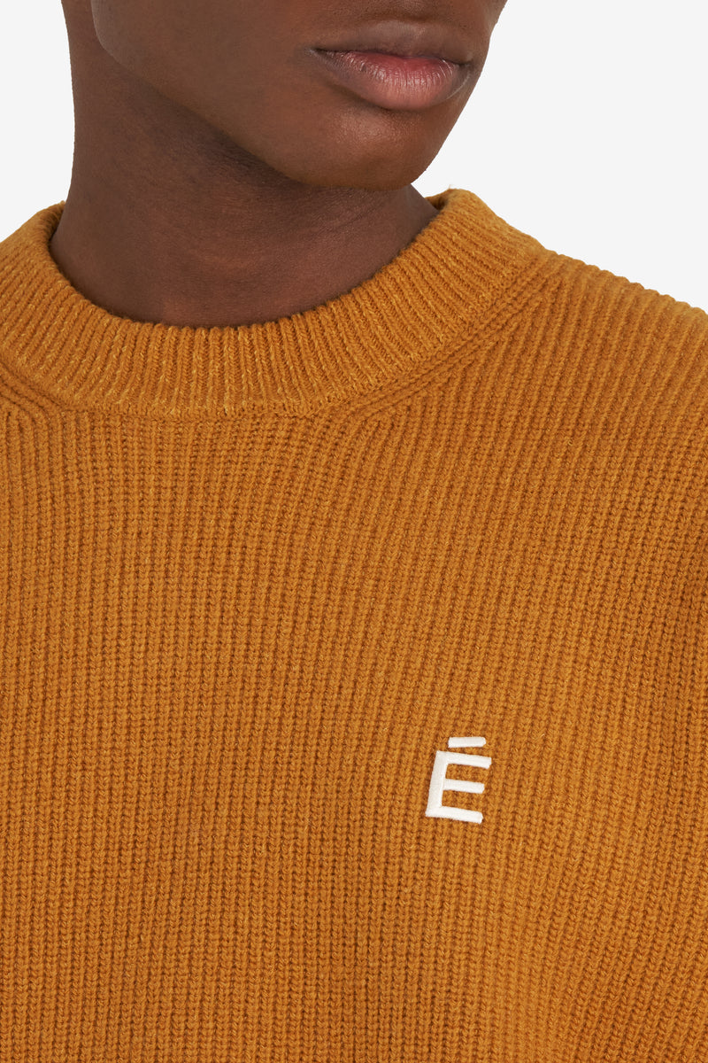 REGULAR ROUND NECK É CAMEL 5