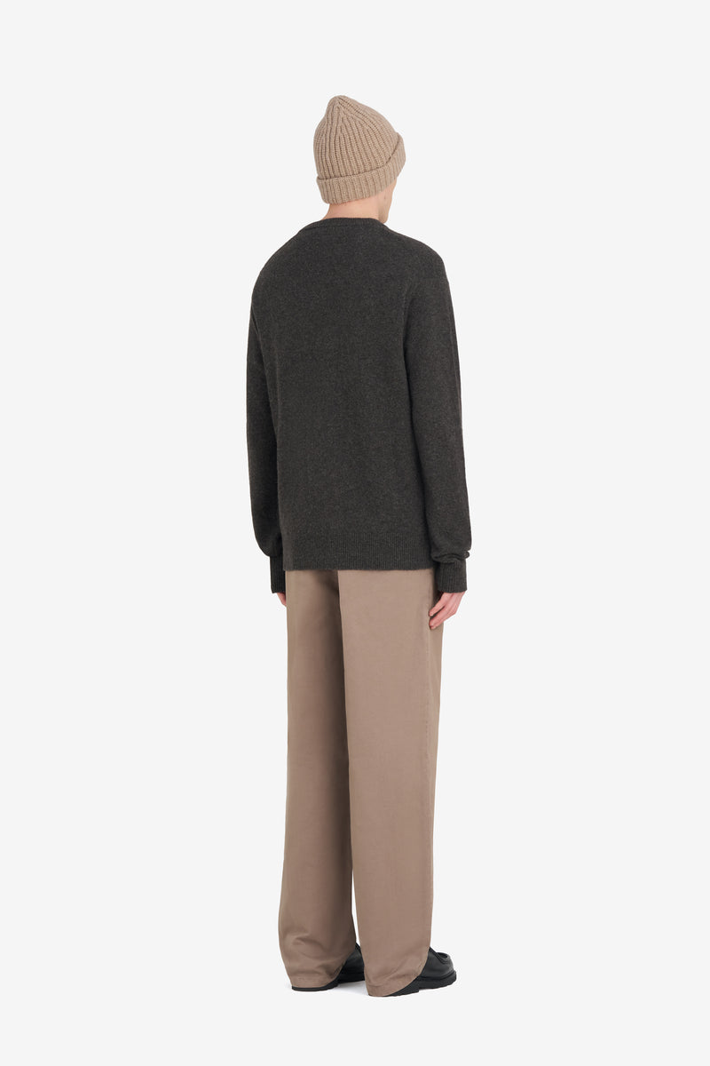 YAK ROUND NECK SIGNED DK GREY 4