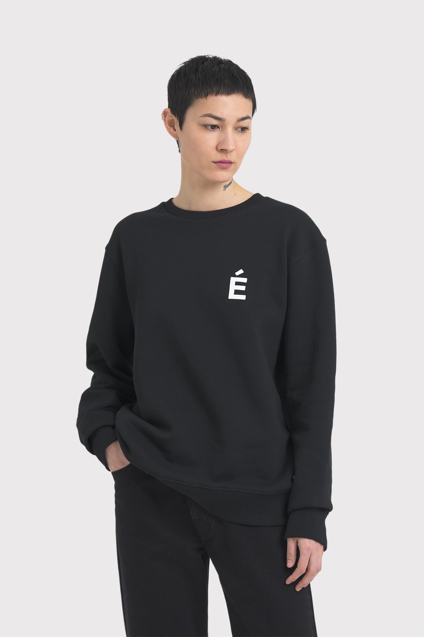 ÉTUDES STORY PATCH BLACK SWEATSHIRTS 3