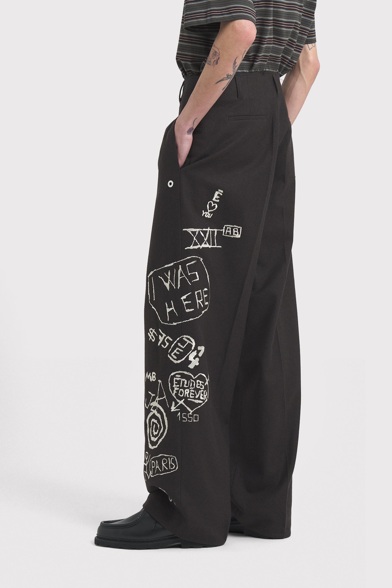ÉTUDES THEATRE GRAFFITI FLANNELBROWN TROUSERS 4